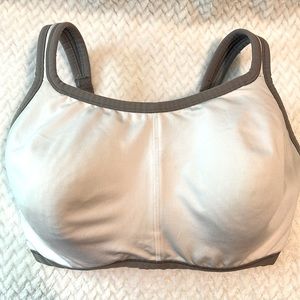 Natori yogi sports bra